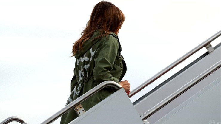 Melania Trump założyła kurtkę z napisem "Nie obchodzi mnie to". Na spotkanie z dziećmi imigrantów