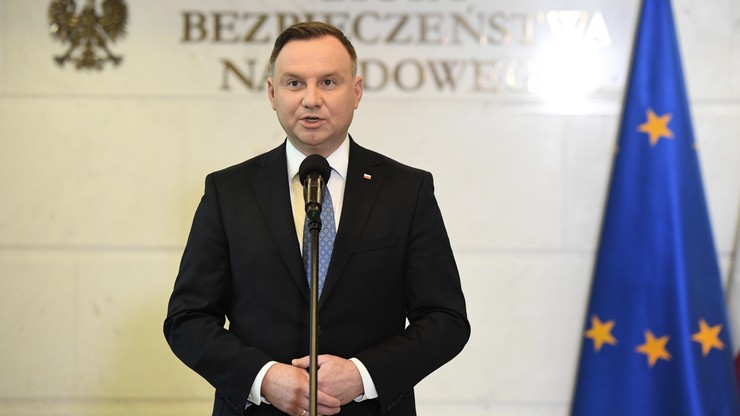 Prezydent chce specjalnego posiedzenia Sejmu w związku z koronawirusem. Jest reakcja Witek