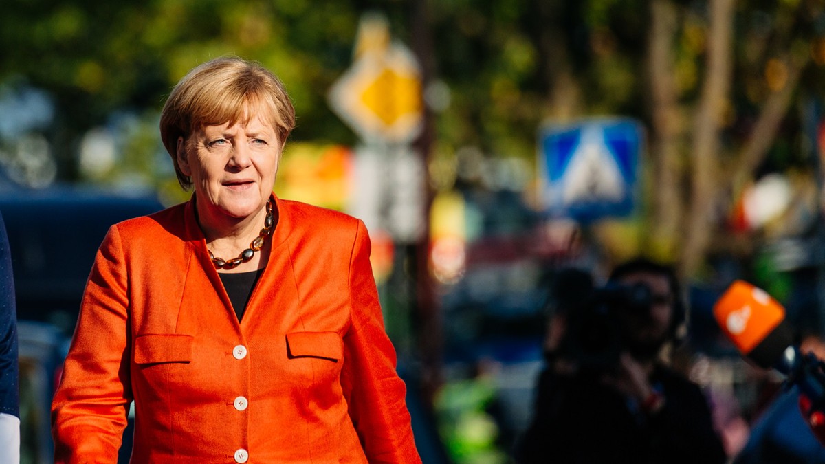 Wojna w Ukrainie. Merkel broni swojej polityki wobec Rosji. "Lepiej przestać się tłumaczyć"