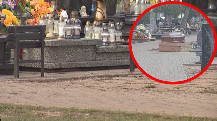 Bydgoszcz. Trumny zostawione na cmentarzu. W środku były ciała zmarłych
