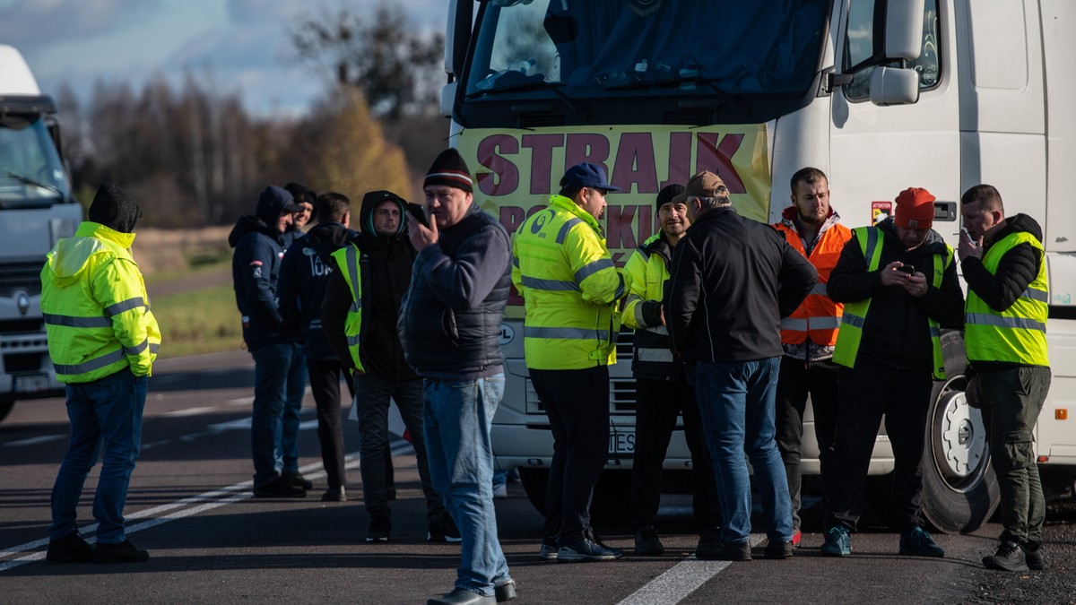 Protest przewoźników na granicy. Ukraina zapowiada pozwy