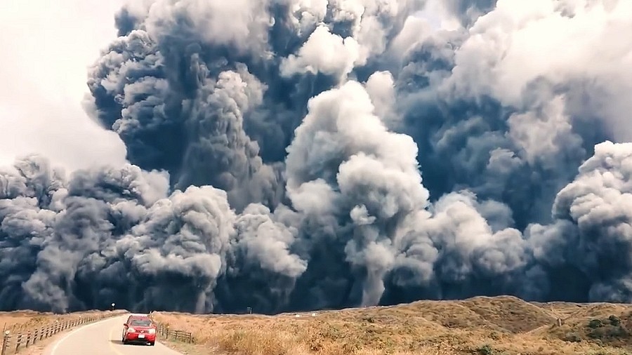 Erupcja wulkanu. Fot. YouTube / Top Zone.