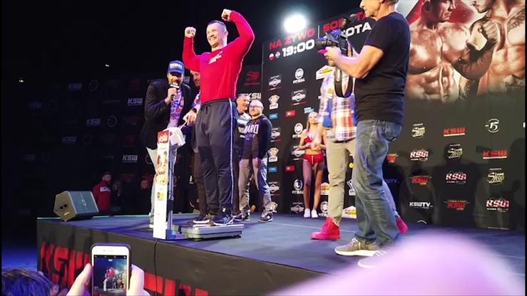 Niespodzianka przed KSW 51. Legendarny zawodnik pojawił się na ważeniu!