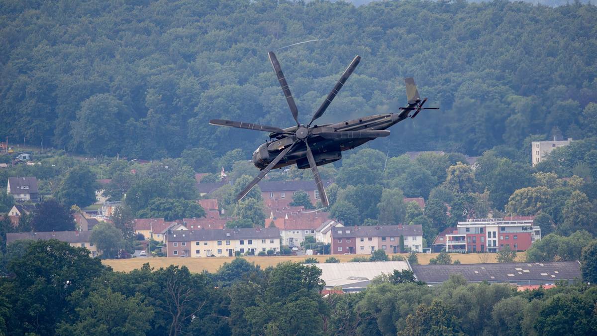 Rozbity śmigłowiec Bundeswehry. Trwają poszukiwania pilota