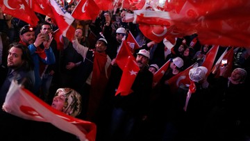 Opozycja wzywa komisję wyborczą do unieważnienia referendum w Turcji