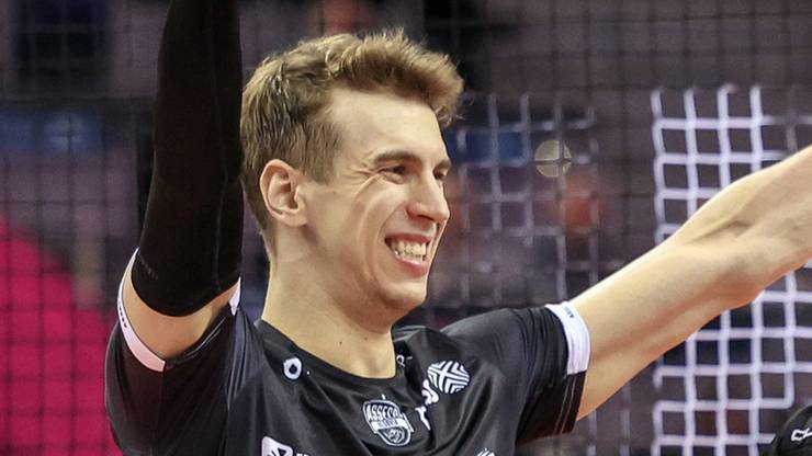 Rezerwowy przyjmujący: Artur Szalpuk