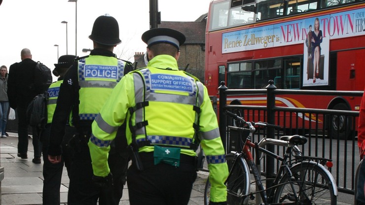 Wielka Brytania. Policjanci wykorzystują swoją pozycję do osiągania korzyści seksualnych