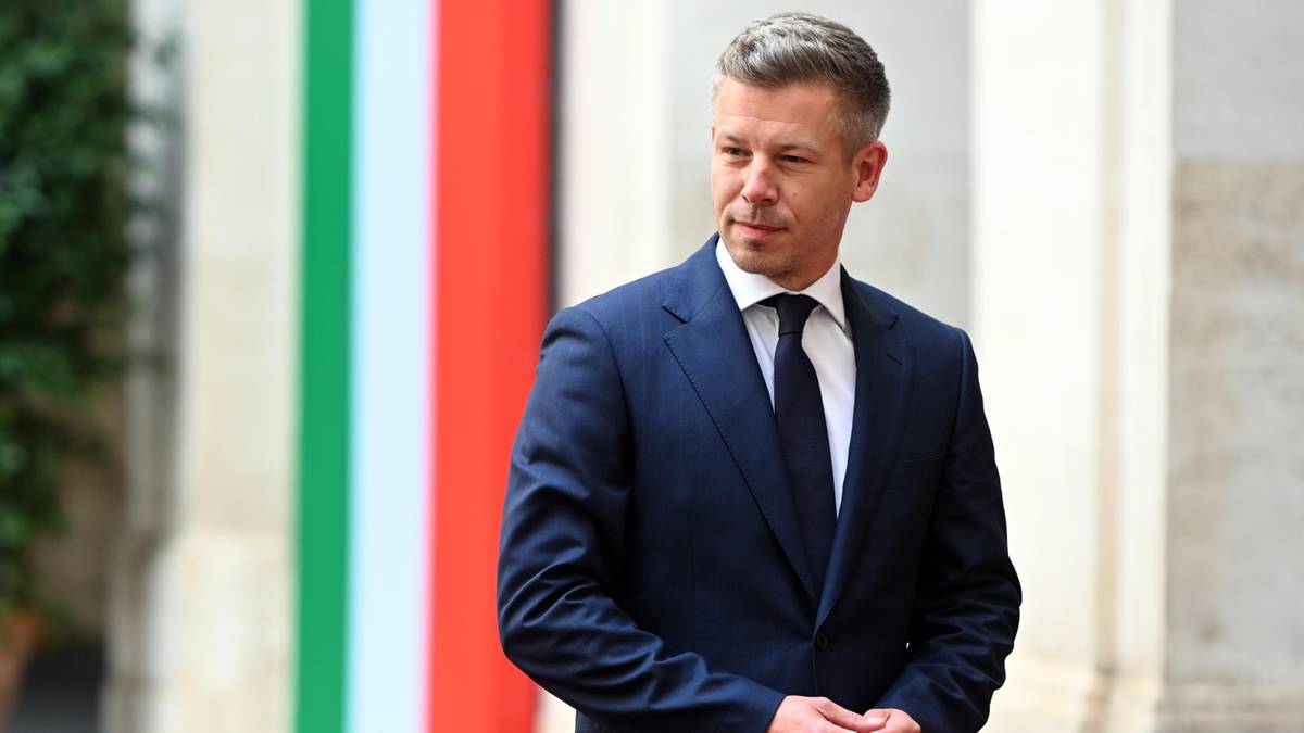 Oficjalne pożegnanie Orbana. Nowy rząd przejmuje władzę na Węgrzech