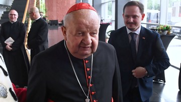 Kardynał z Watykanu w Polsce. "Sprawdzał" Dziwisza