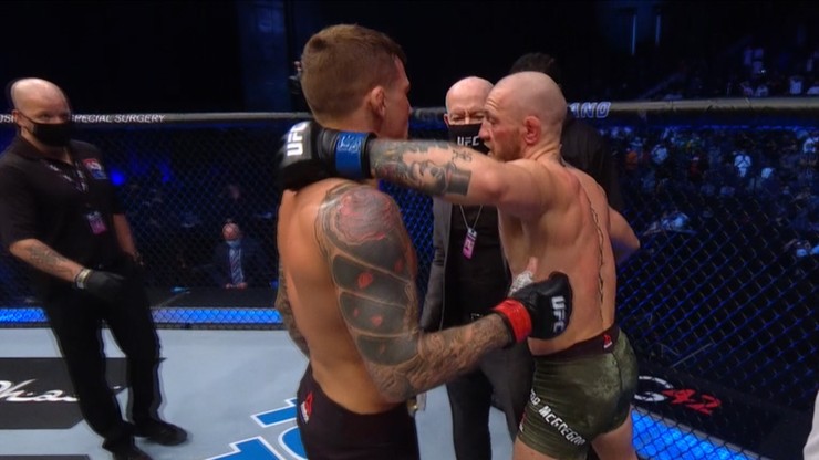UFC 257: Conor McGregor miał problem z chodzeniem. Potrzebował kuli (WIDEO)
