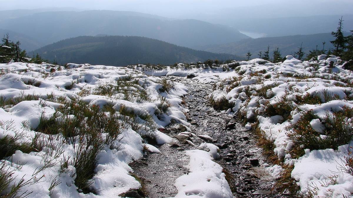 Śnieg roztapia się w oczach. Fot. Pixabay.