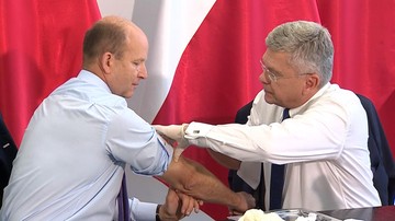Minister zaszczepił marszałka, marszałek ministra. Tak politycy zachęcają Polaków do szczepień