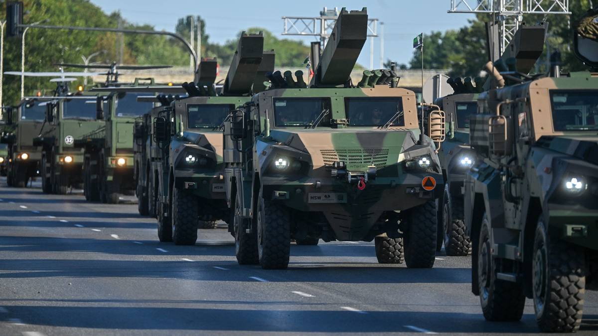 A immense event in Warsaw. The army is preparing the largest parade in history
