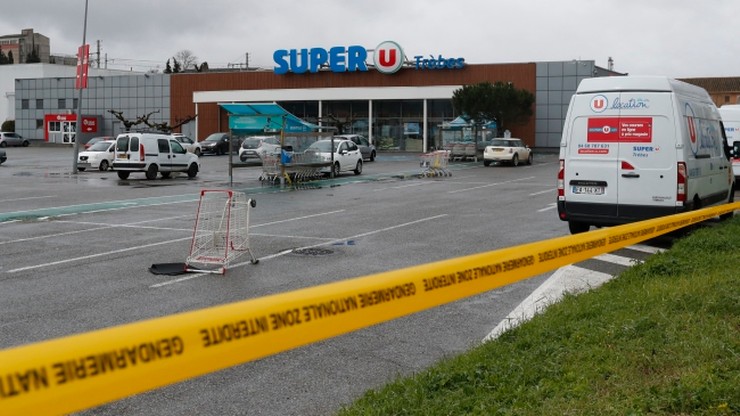 Policja znalazła ładunki wybuchowe w supermarkecie w Trebes