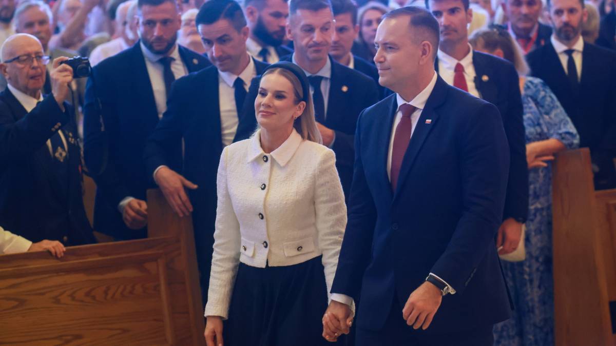 Incydent podczas mszy z udziałem prezydenta. "Wyprowadzono mężczyznę przebranego w ornat"