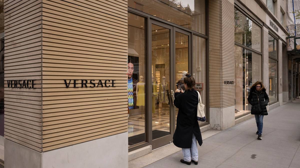 Trzęsienie ziemi u modowego giganta. sukcesor Donatelli Versace podjął decyzję