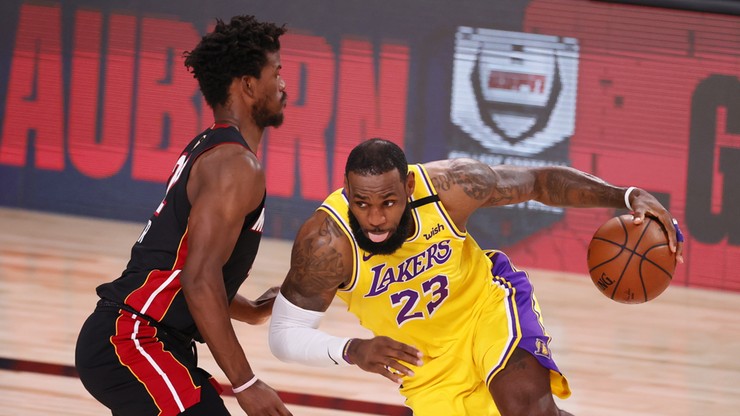NBA: W pierwszym meczu finału Lakers rozbili Heat