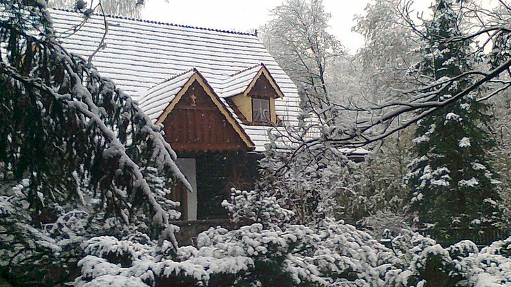 Zima na polskiej Orawie. W środę spadło kilka centymetrów śniegu