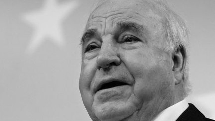 Politycy składają kondolencje po śmierci Helmuta Kohla