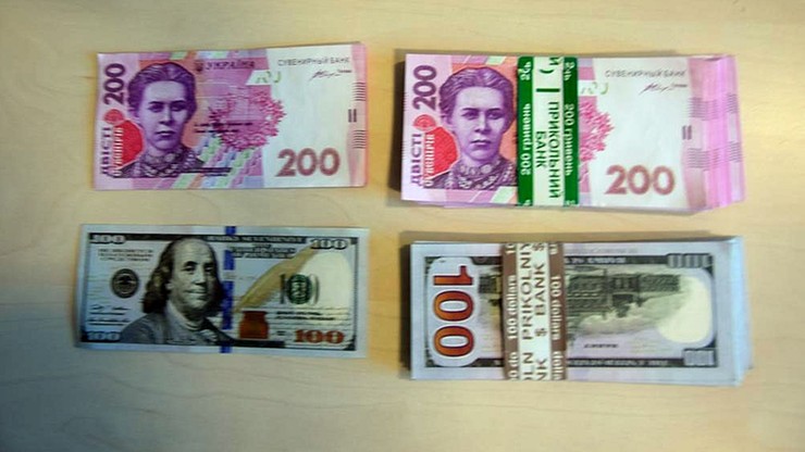 Australijczyk w Balicach z fałszywymi banknotami