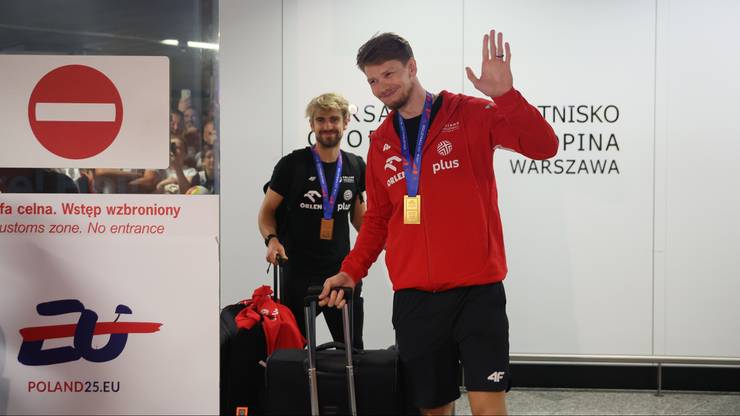 Polscy siatkarze wrócili do kraju! Wyjątkowe powitanie triumfatorów Ligi Narodów