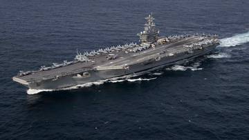 Lotniskowiec USS Abraham Lincoln na morzu.