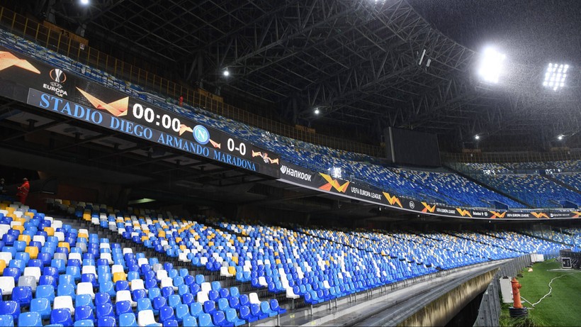 Skandal przed meczem Napoli - Barcelona. Kibice nie mogli wnieść na stadion transparentu "Nie dla wojny"
