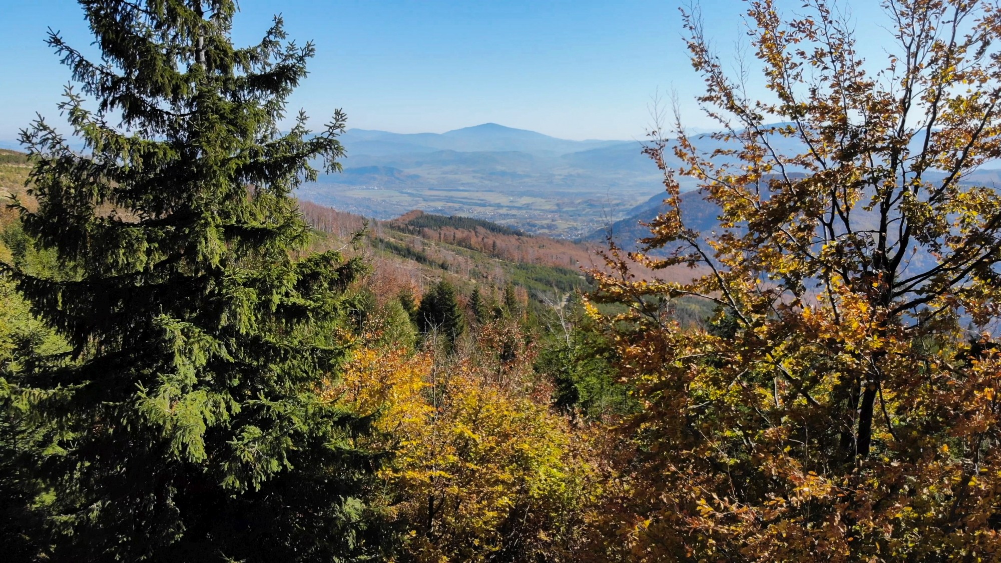 Jesień w górach z lotu ptaka - zdjęcie 15