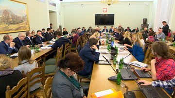 Sejmowa komisja finansów poparła projekt budżetu na 2019 r. Wprowadzono 32 poprawki