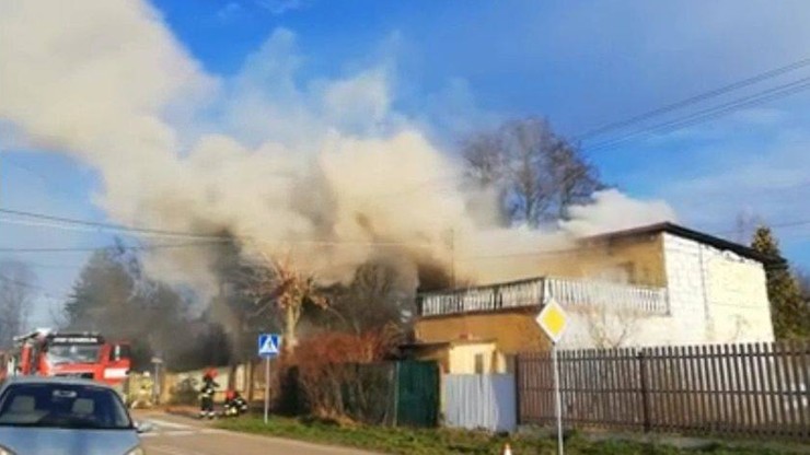 Pożar domu jednorodzinnego pod Warszawą. Dwie osoby nie żyją