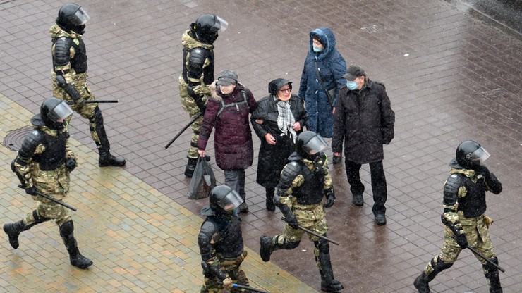 Protesty na Białorusi. Kilkuset zatrzymanych