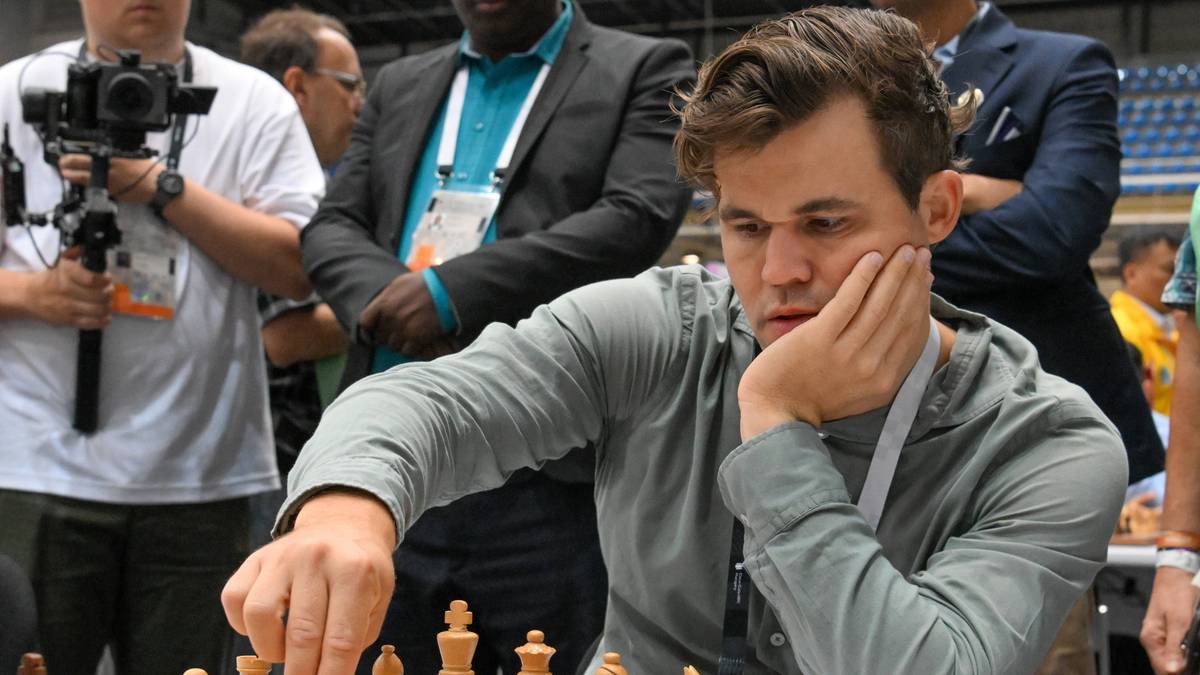 Magnus Carlsen zdyskwalifikowany! Powodem... niewłaściwy ubiór