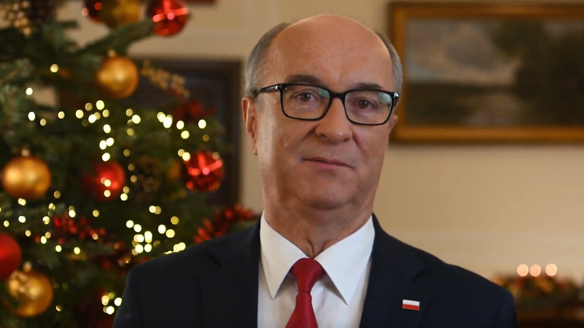 "Politykę i spory wyrzucamy za drzwi". Marszałek Sejmu składa życzenia świąteczne