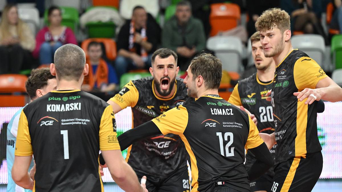 Skra pokonała Stal. Wyrównane spotkanie sąsiadów w tabeli