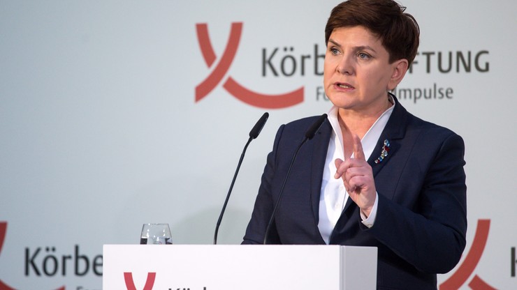 Szydło w Berlinie: polska demokracja ma się świetnie