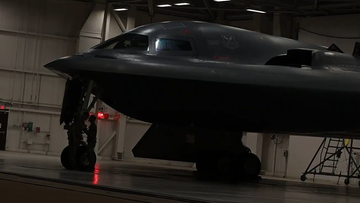 "Żaden naród nie powinien wątpić w determinację Ameryki". USA pokazały broń użytą w Iranie