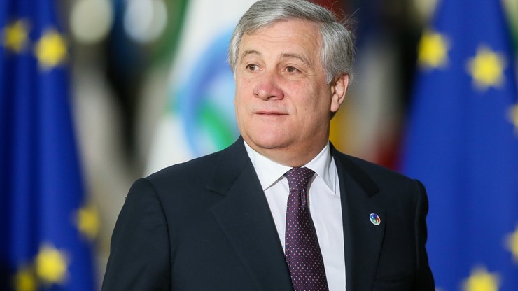 "Grożenie śmiercią i zastraszanie deputowanych nie może być tolerowane w demokracji". Tajani napisał do Szydło ws. zdjęć europosłów na szubienicach