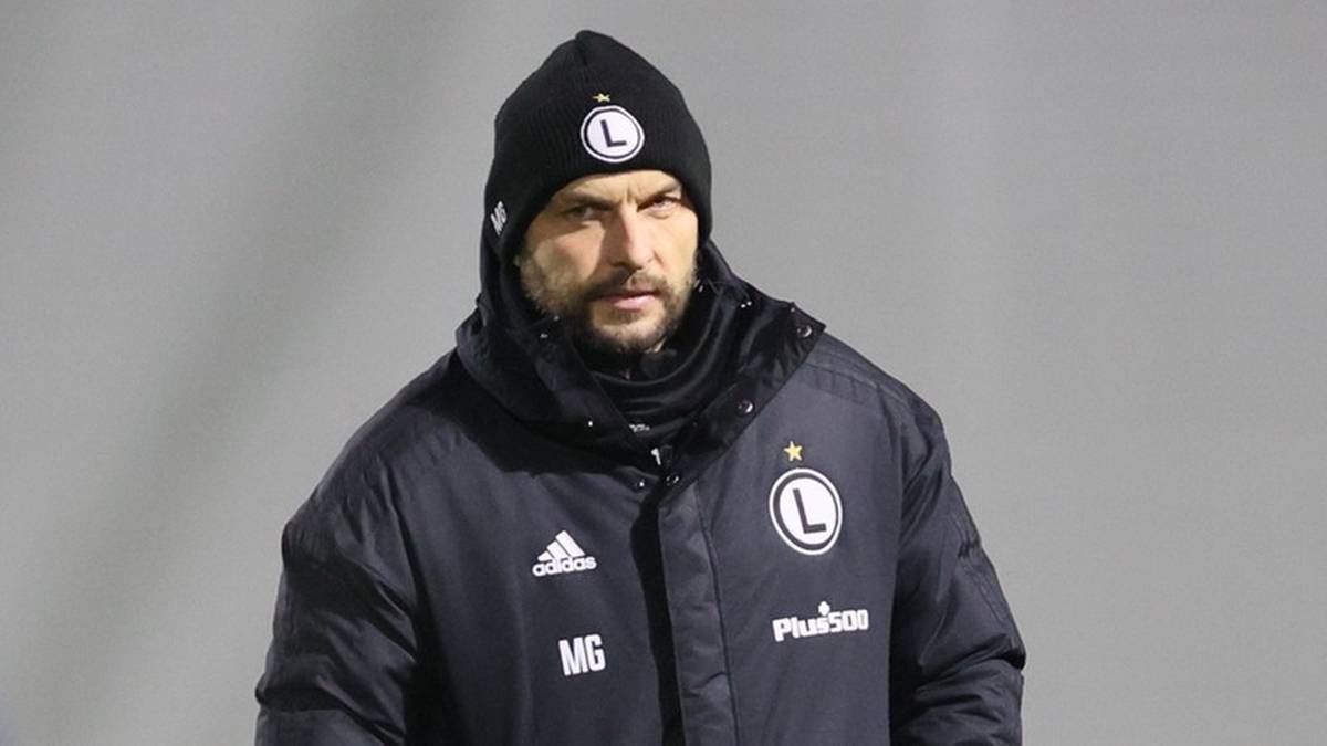 Marek Gołębiewski w czapce i kurtce sportowej