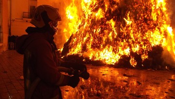 Od czwartku w pożarach zginęło 27 osób