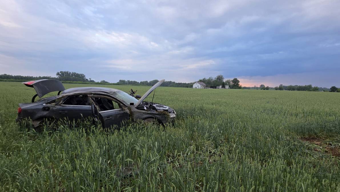 Zostawił dziecko w aucie obcego mężczyzny i uciekł. Wpadł po tygodniu