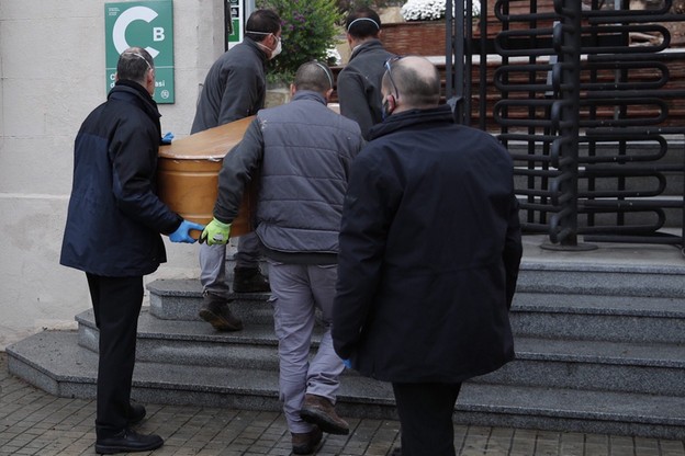 Tragiczny bilans ofiar koronawirusa w Hiszpanii. Liczba zakażonych przekroczyła 100 tys.