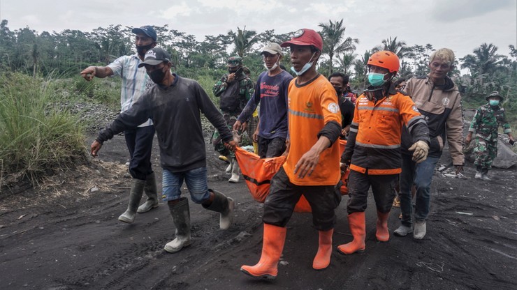 Indonezja. Wybuch wulkanu Semeru na Jawie. Zginęło co najmniej 13 osób