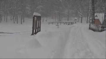 Tatry: z powodu intensywnych opadów śniegu turyści utknęli w schroniskach