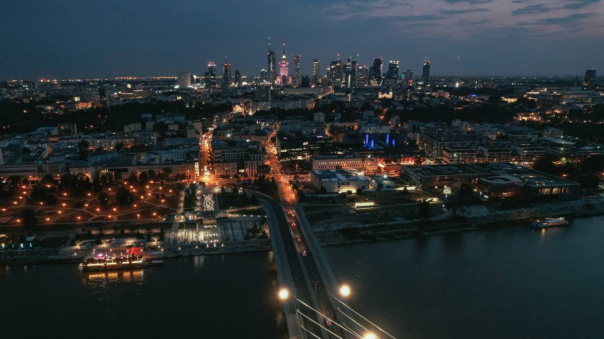 Zakaz wchodzi w życie. Nocna prohibicja w dwóch dzielnicach Warszawy