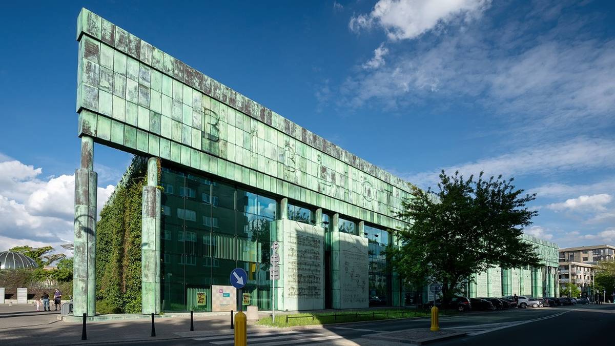 Ewakuacja z biblioteki UW. Akcje służb również w innych częściach kraju