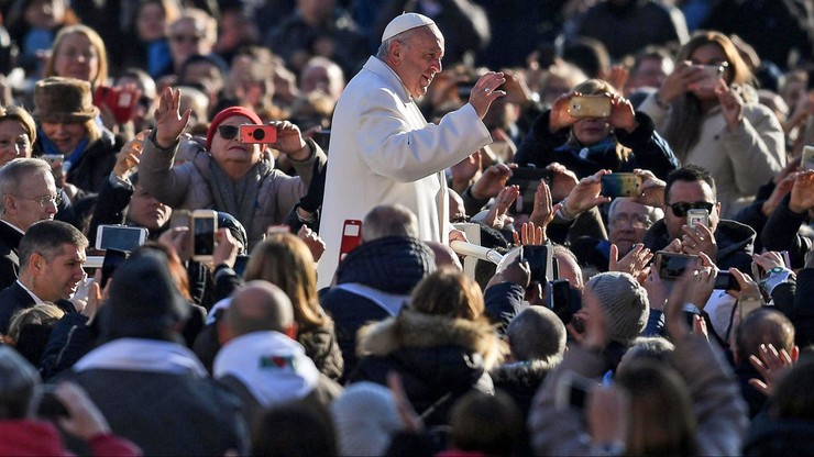 Papież porównał fake newsy do biblijnego węża. W orędziu zaapelował o dziennikarstwo z misją