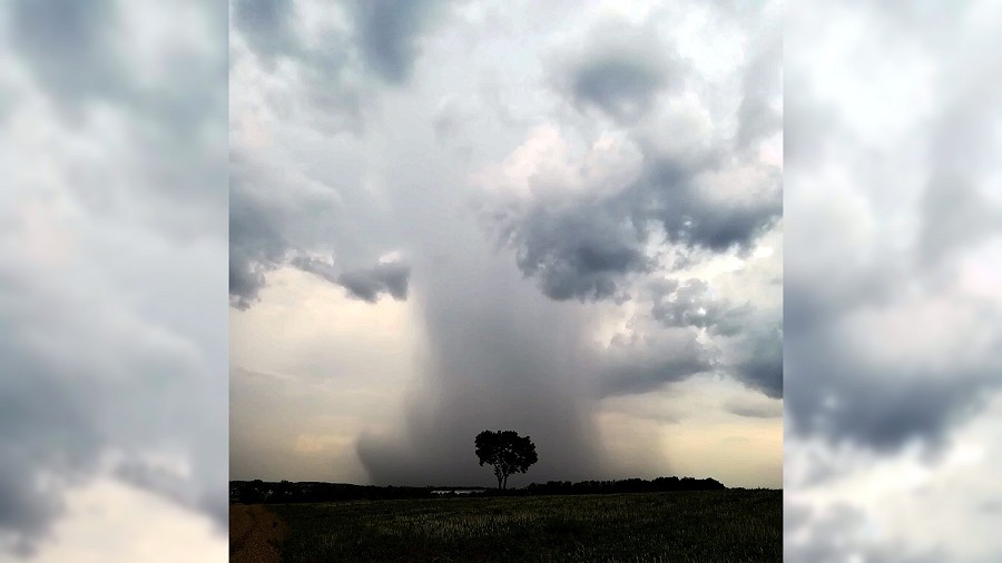 Ulewa (microburst) w rejonie Tczewa w woj. pomorskim. Fot. Info Meteo-Elbląg / Specto Albert Gaik.