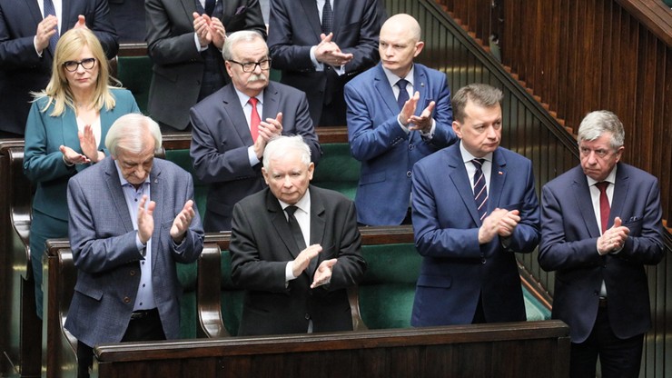 Sejm zdecydował ws. 1,95 mld zł dla TVP i Polskiego Radia