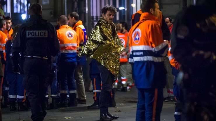 Strzelaniny w centrum Paryża, wybuchy przed Stade de France. W serii zamachów w stolicy Francji zginęło co najmniej 128 osób