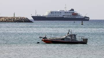 MV Hondius w porcie na Teneryfie. Stwierdzono na nim hantawirusa